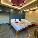 Meenakshi Guest Inn