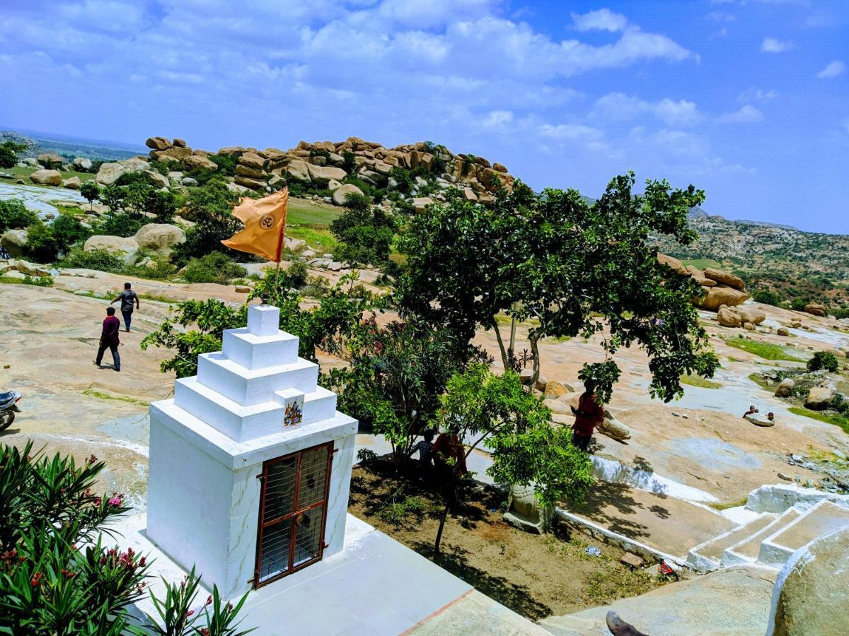 Varsha Hotel 2*