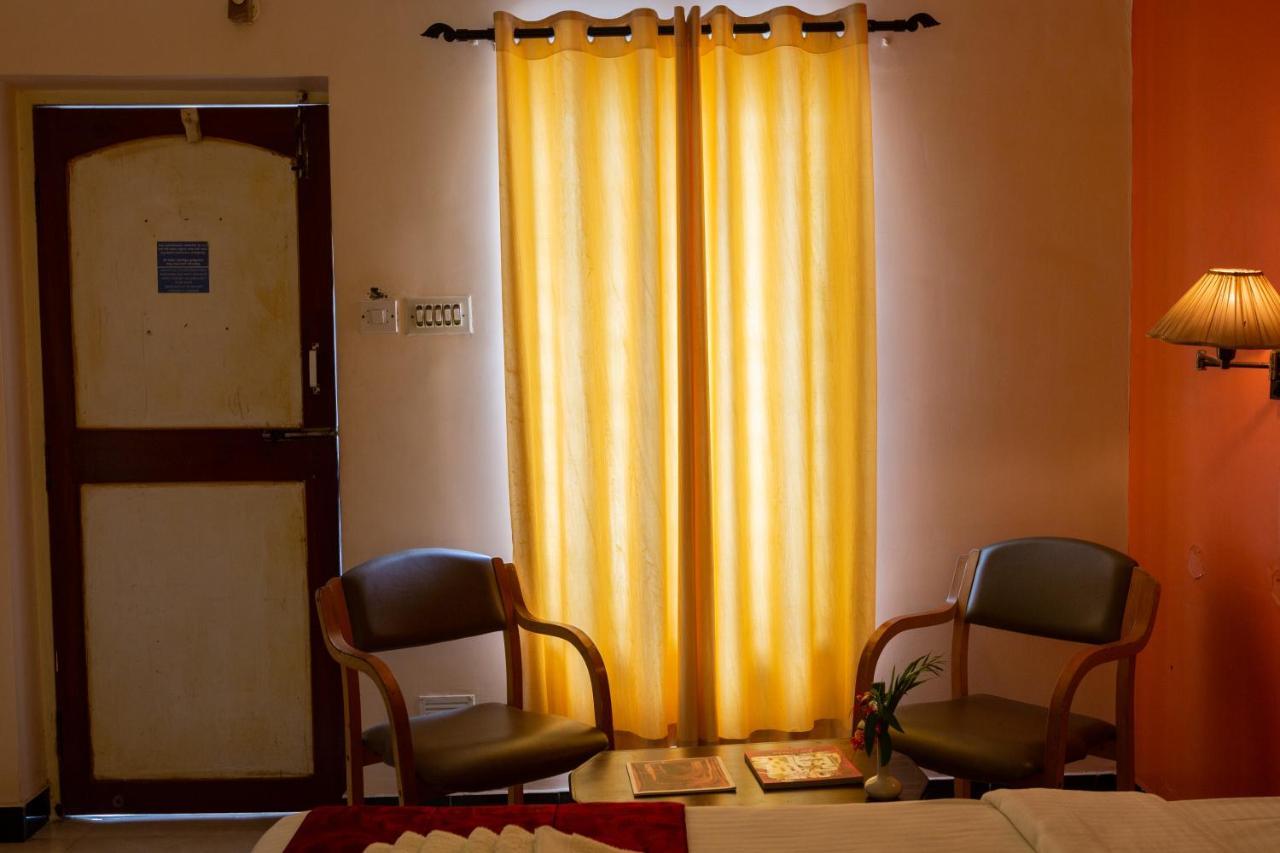 Kstdc Mayura Bhuvaneshwari Kamalapur 3*