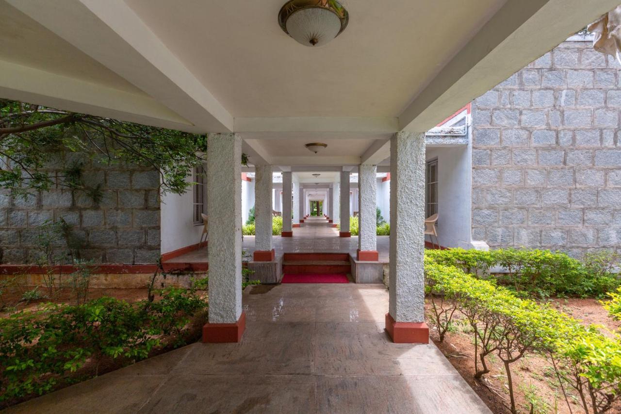 Kstdc Mayura Bhuvaneshwari Kamalapur Hotel
