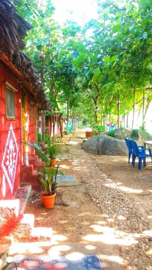Om Shanti Om Homestay * Hampi
