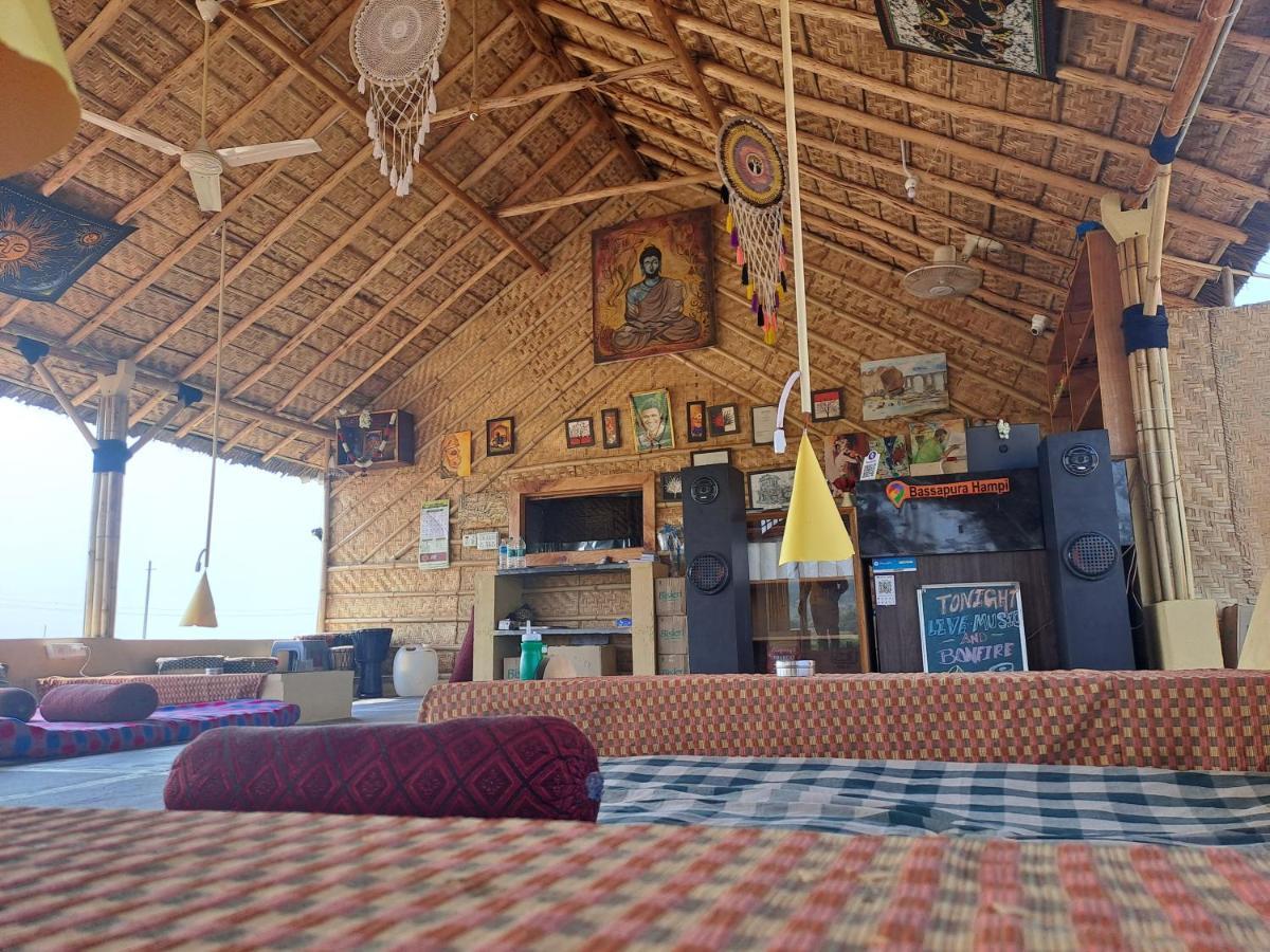 Rasta Cafe Guest house Hampi