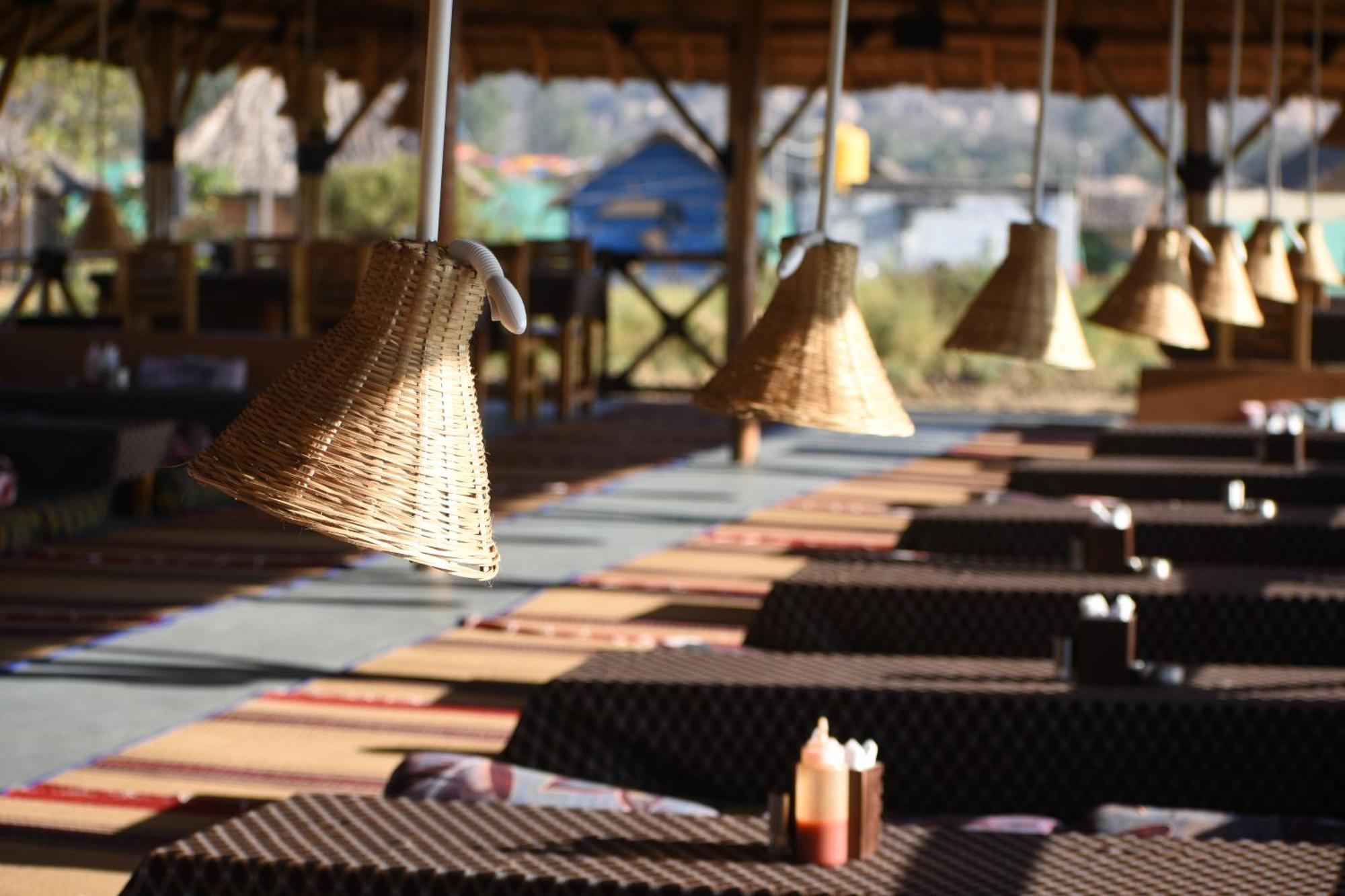Mowgli's Cafe & Guest house Hampi