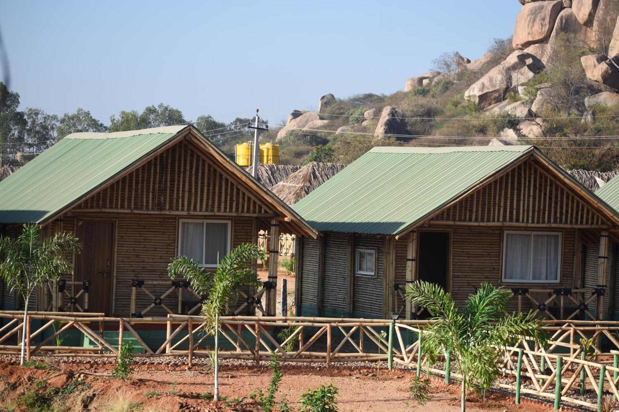 Mowgli's Cafe & * Hampi