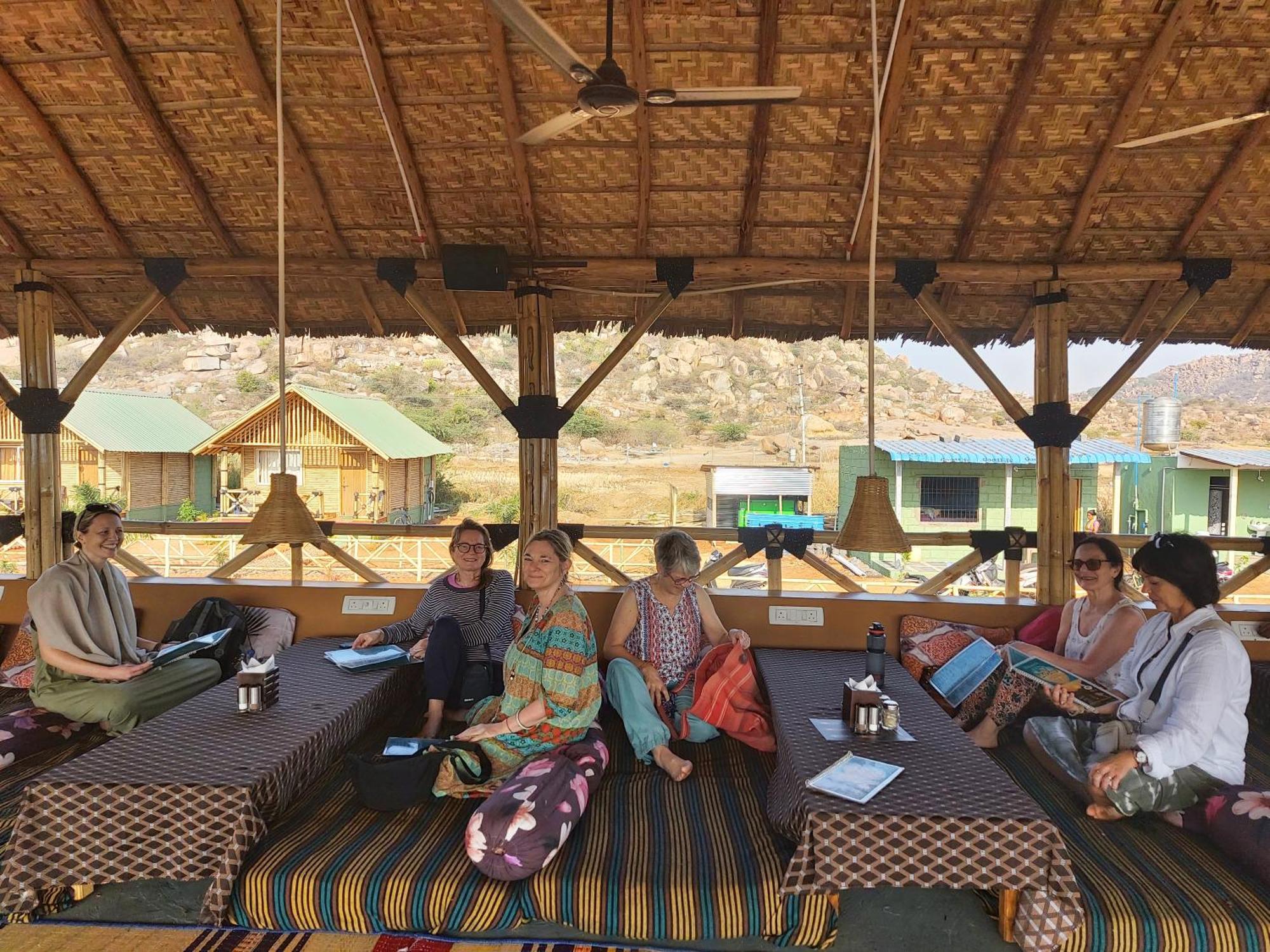 Mowgli's Cafe & Guest house Hampi