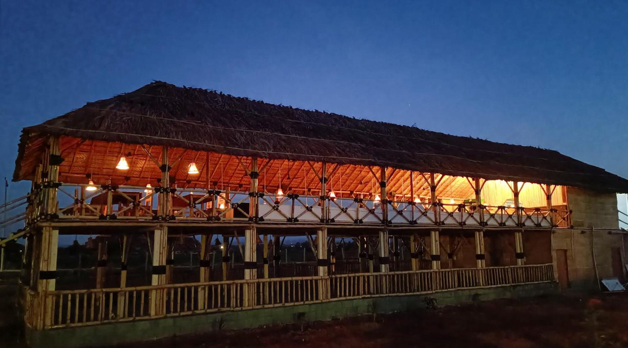 Mowgli's Cafe & Guest house *