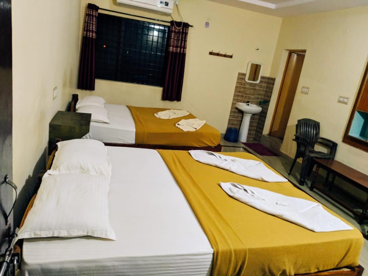 Hotel Varsha