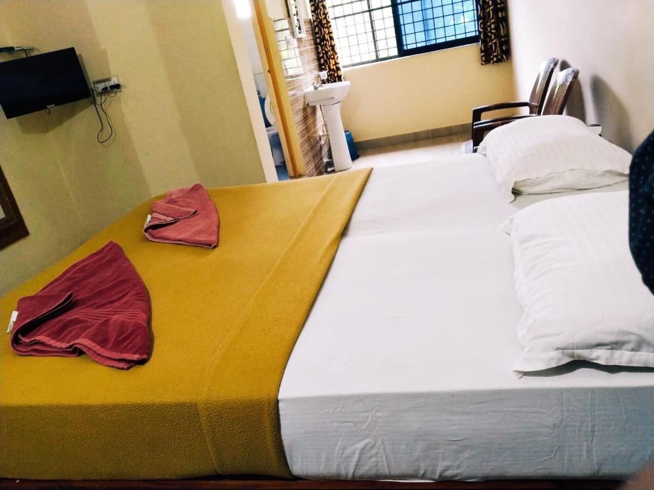Hotel Varsha Hampi