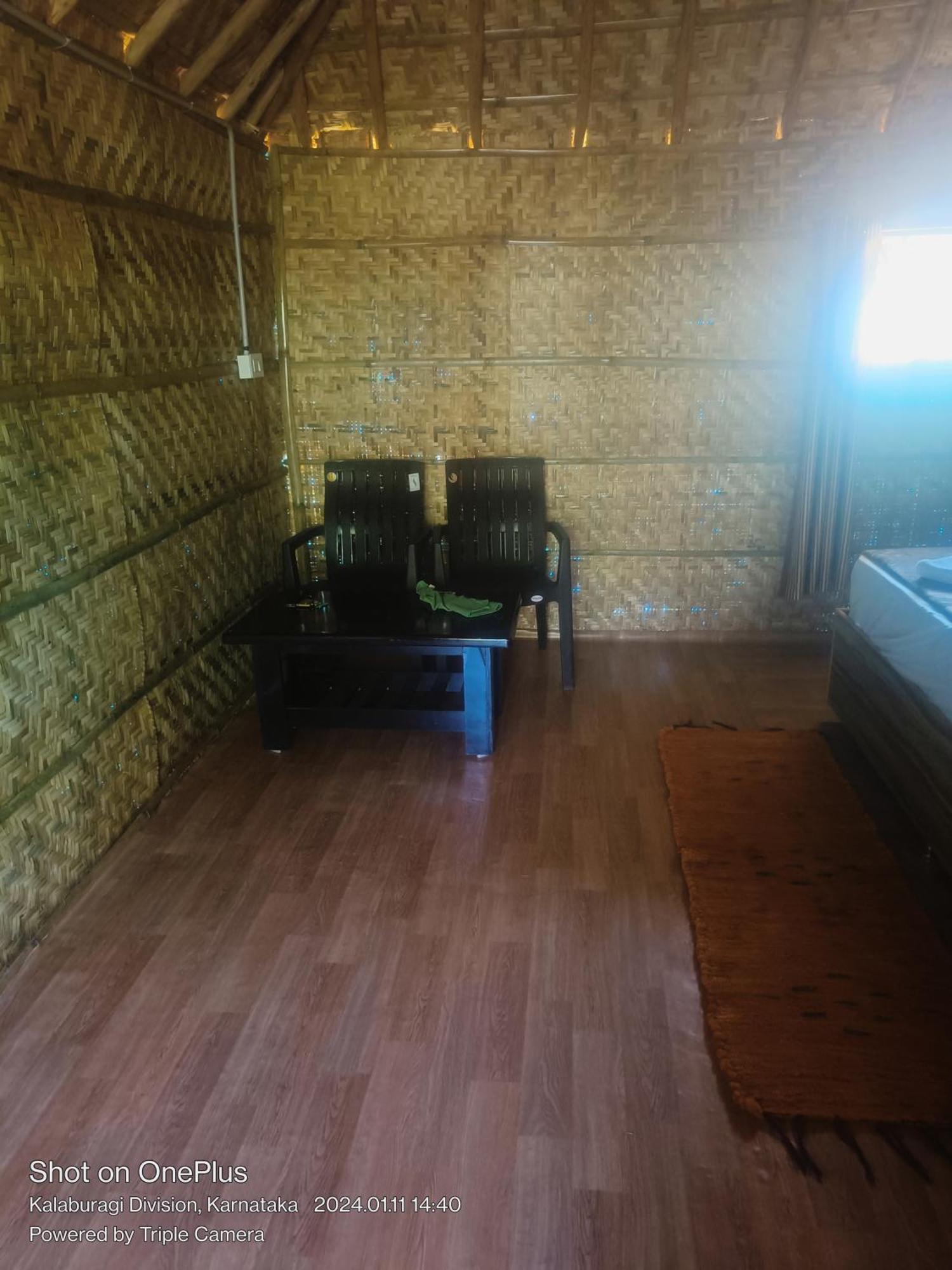 Guest house Goutham And Restaurant *