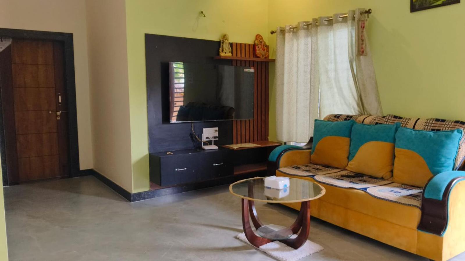 Charanhomestay Villa Hampi