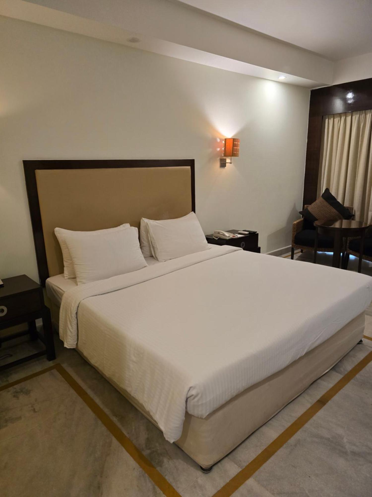 Royal Orchid Kireeti Hampi, Hospet Hampi