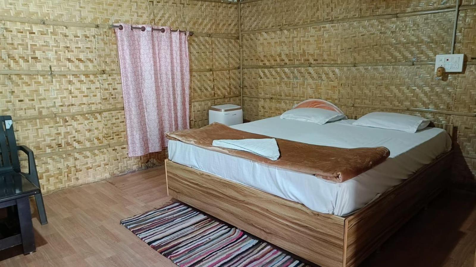 Goutham And Restaurant Guest house *