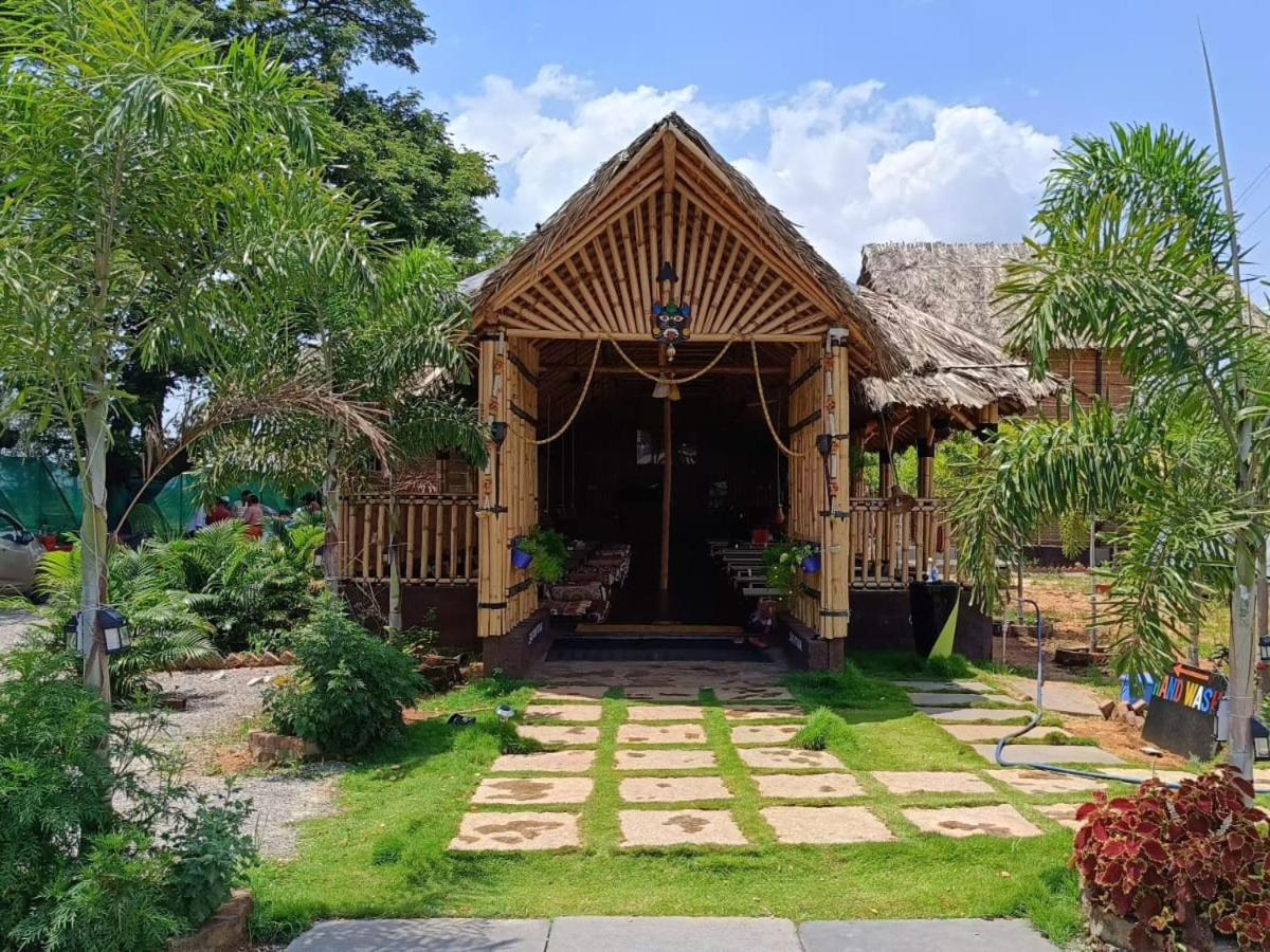 Guest house Goutham And Restaurant Hampi