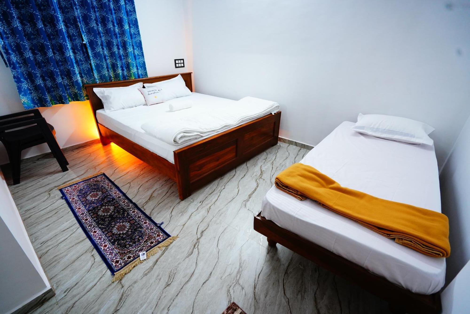 Siri Hampi-best In Guest house *