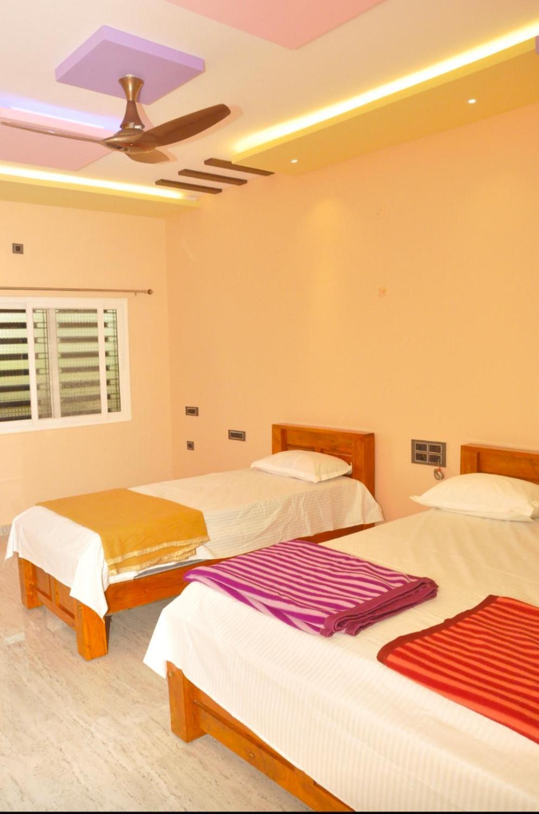 Suresh Guest house Hampi
