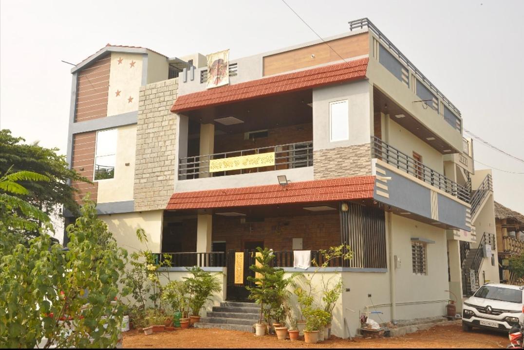 Guest house Suresh