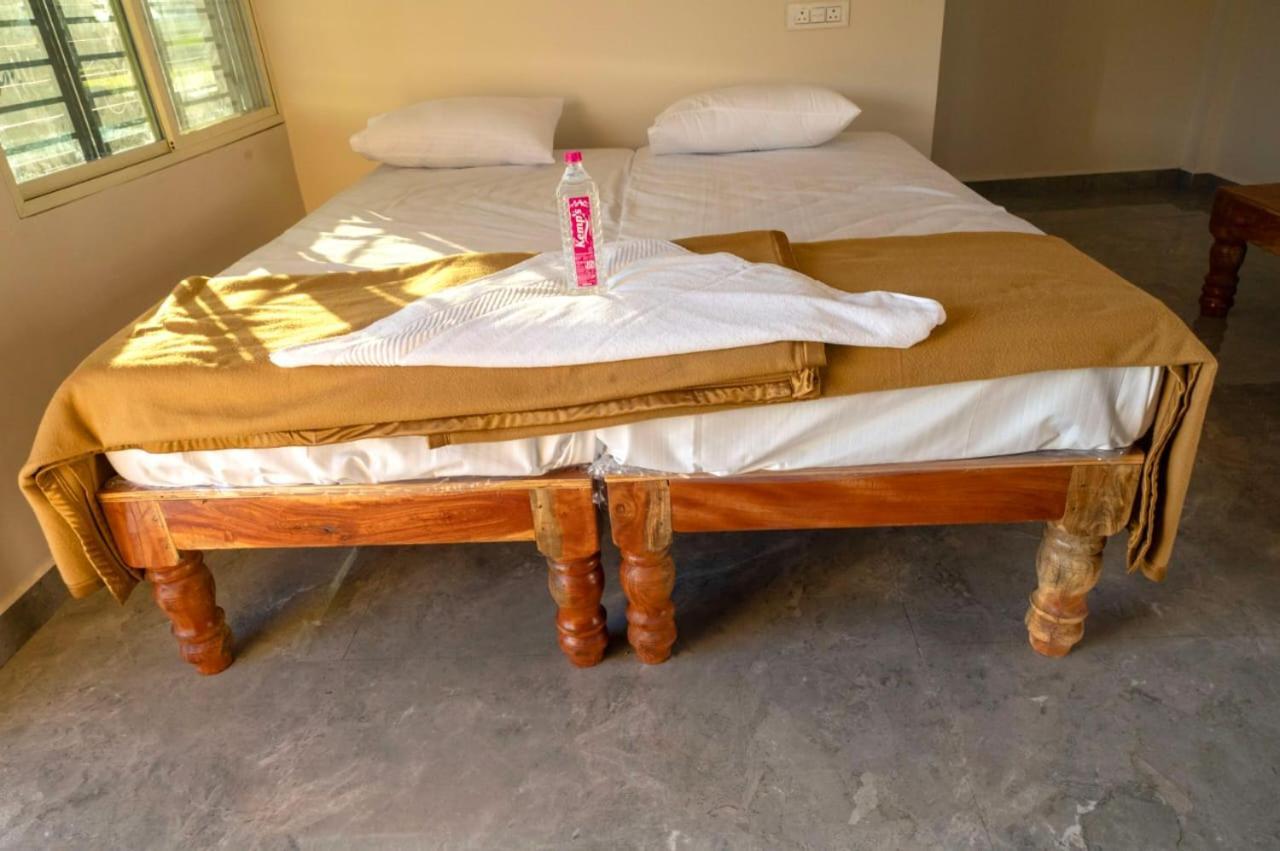 Hills Guest house Hampi