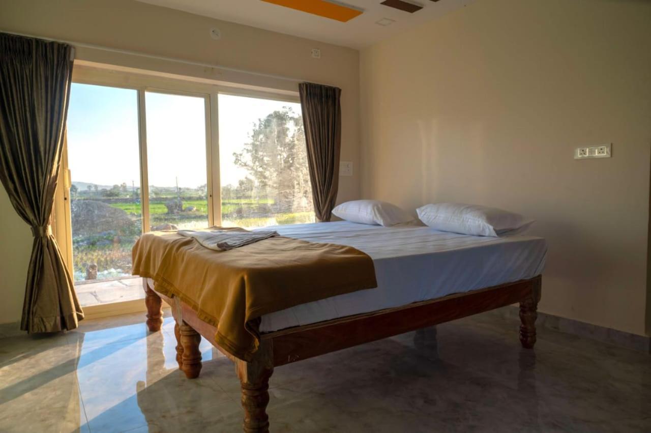 Guest house Hills *