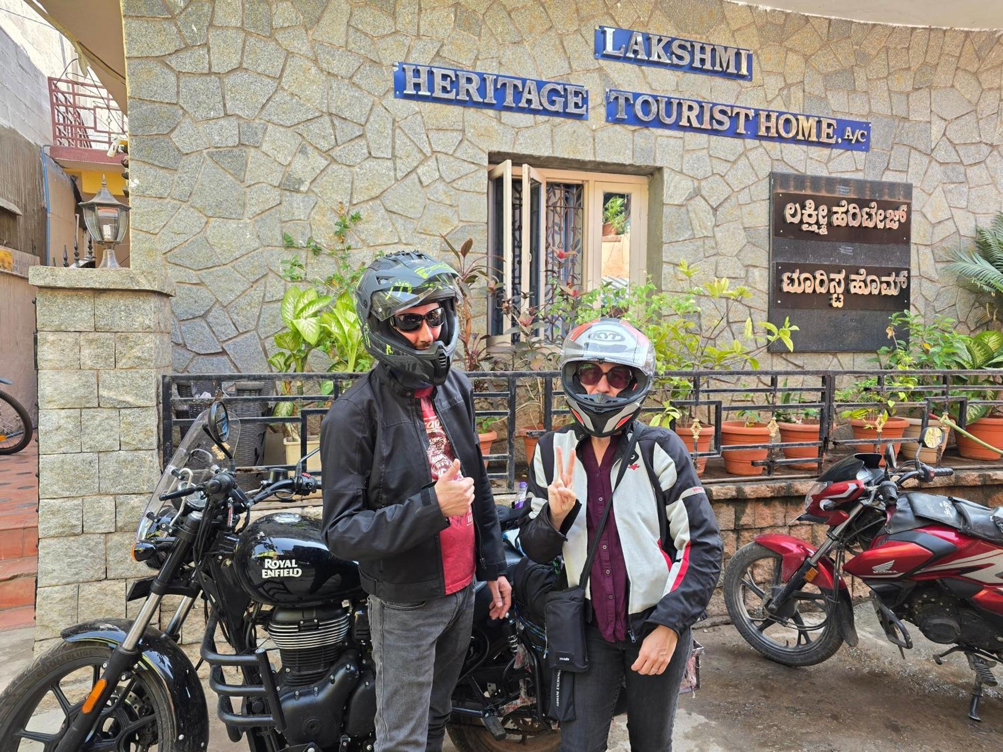 Bed & Breakfast Lakshmi Heritage Tourist