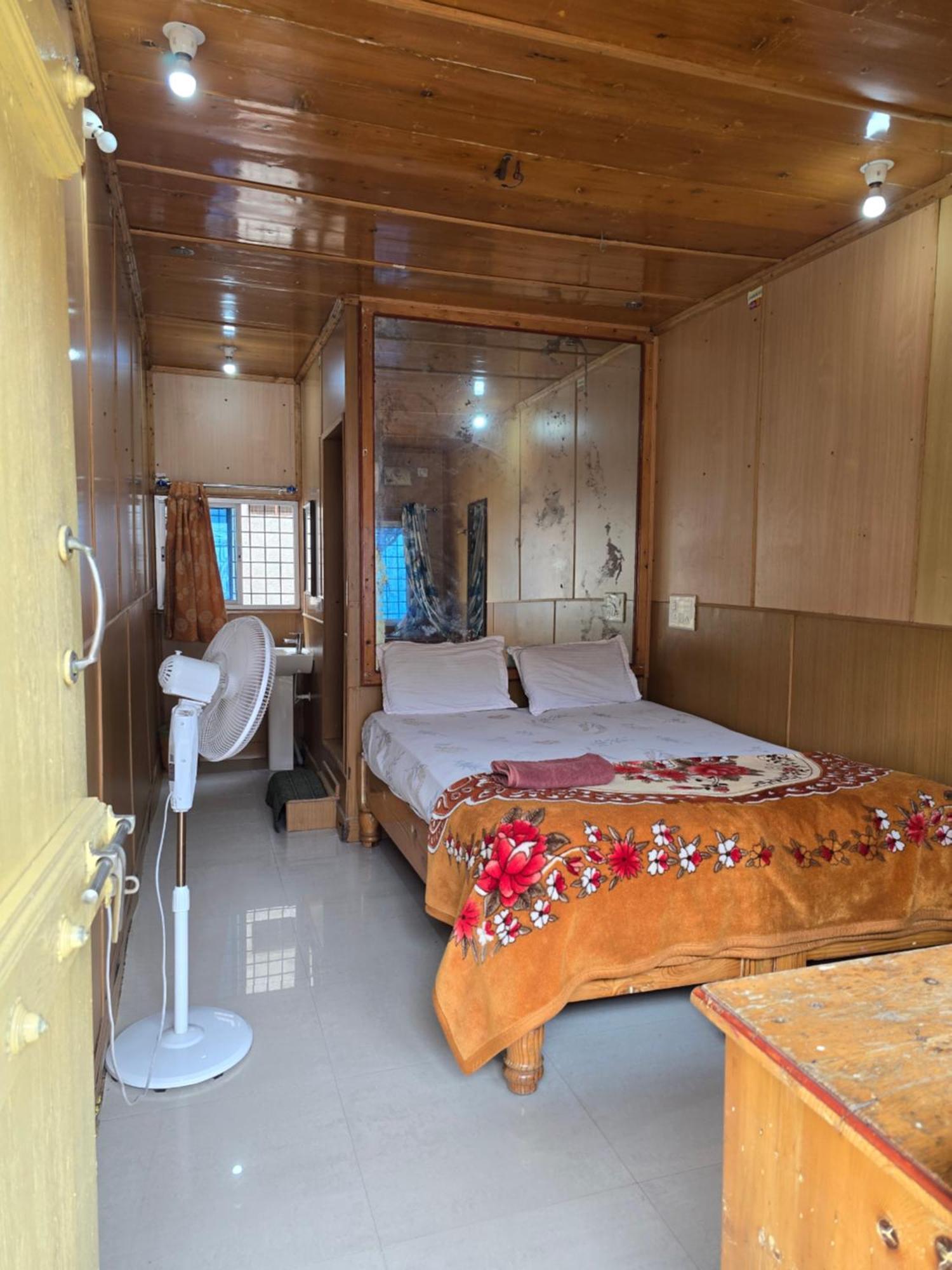 Bed & Breakfast Lakshmi Heritage Tourist Hampi