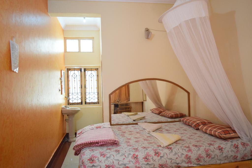Lakshmi Heritage Tourist Bed & Breakfast Hampi