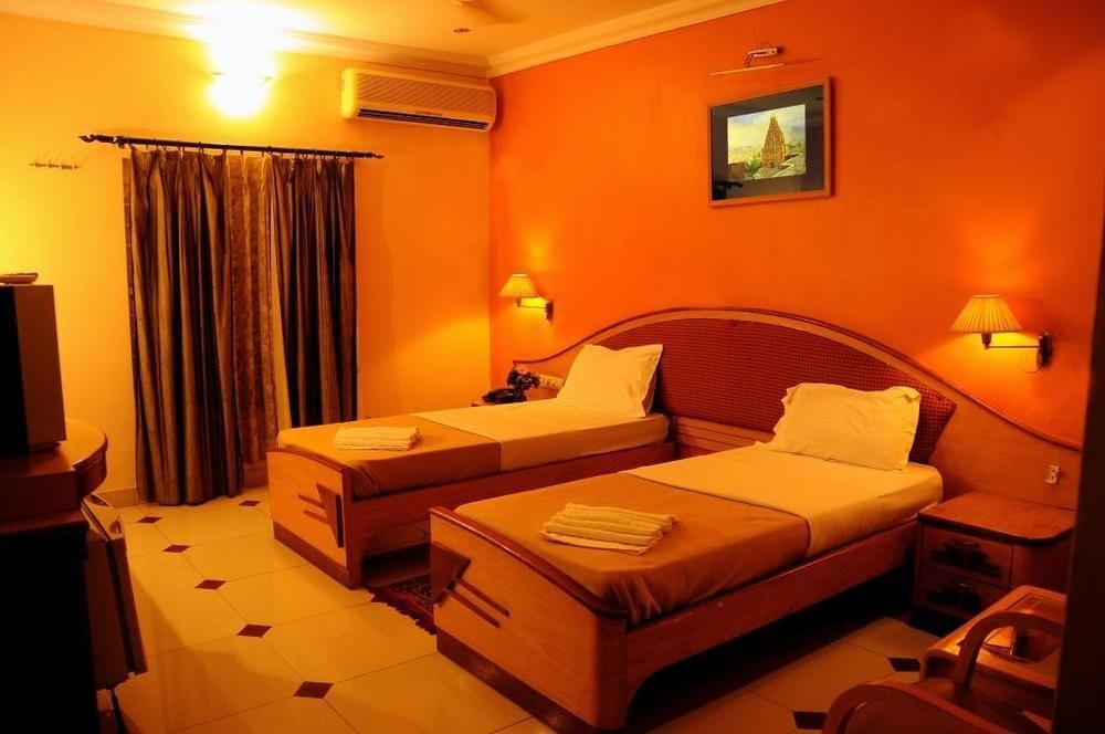 Kstdc Mayura Bhuvaneshwari Kamalapur Hotel Hampi