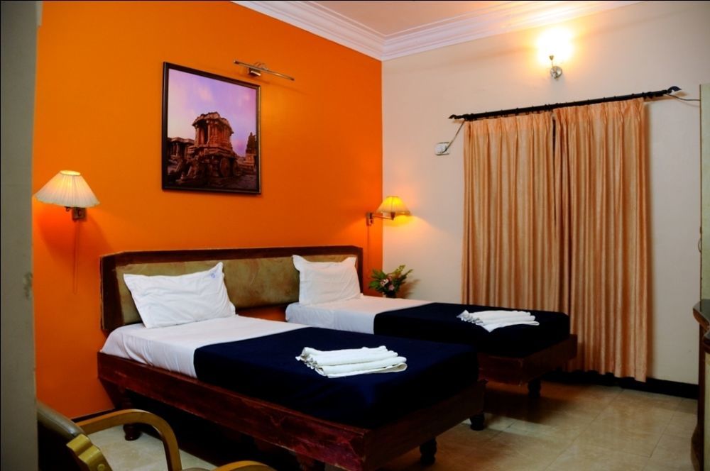 Kstdc Mayura Bhuvaneshwari Kamalapur Hotel