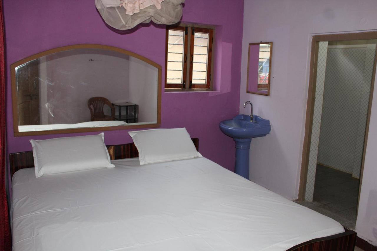 Guest house Riverside Homestay