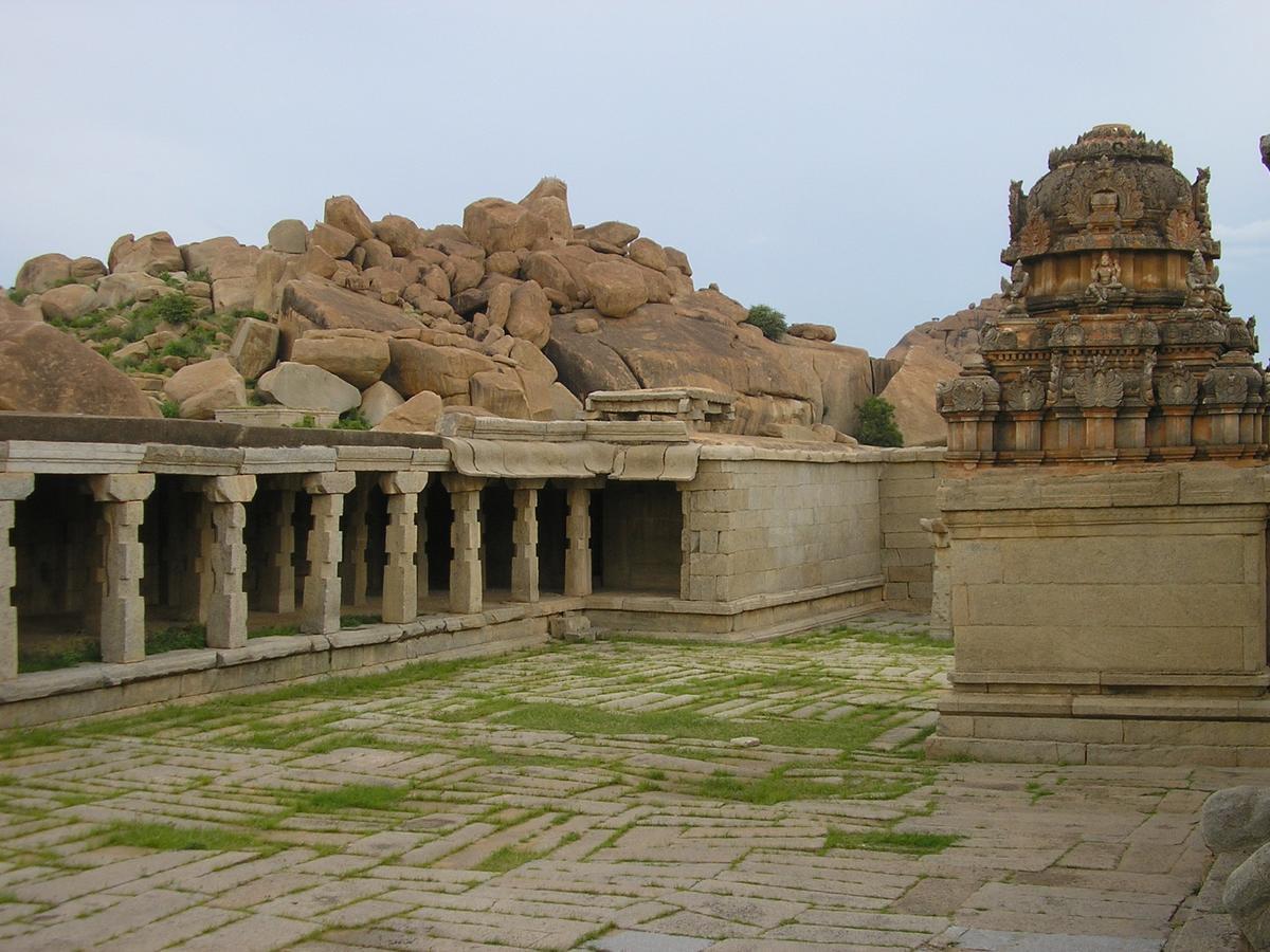 Hotel Varsha Hampi