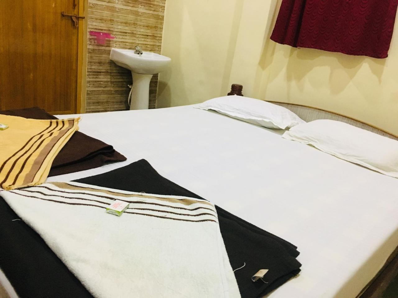 Hotel Varsha