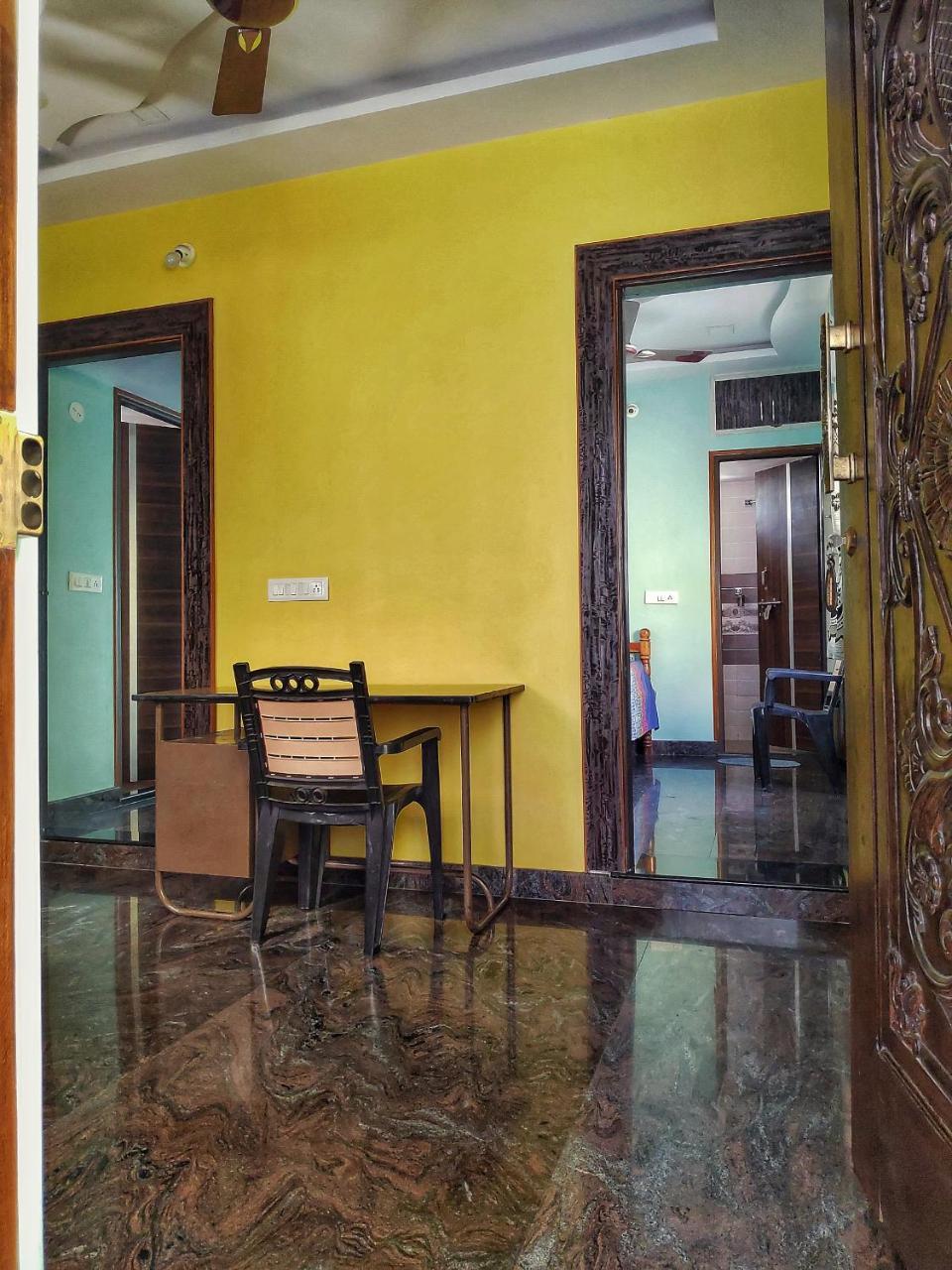 Apartment Suja Hampi