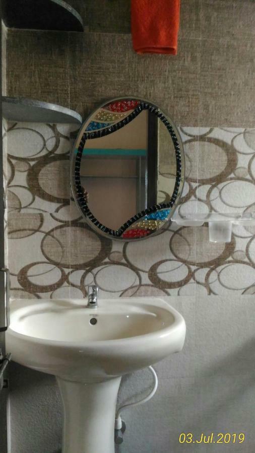 Gopi Guest house *